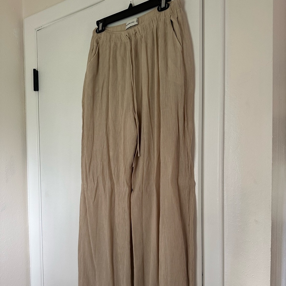 Abercrombie Pull-On Wide Leg Pants